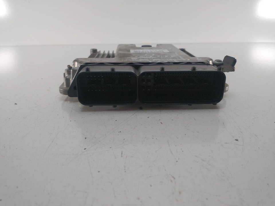 SUZUKI A4 B7/8E (2004-2008) Moottorin ohjausyksikkö ECU 03G906016JD,0281012654 20028785