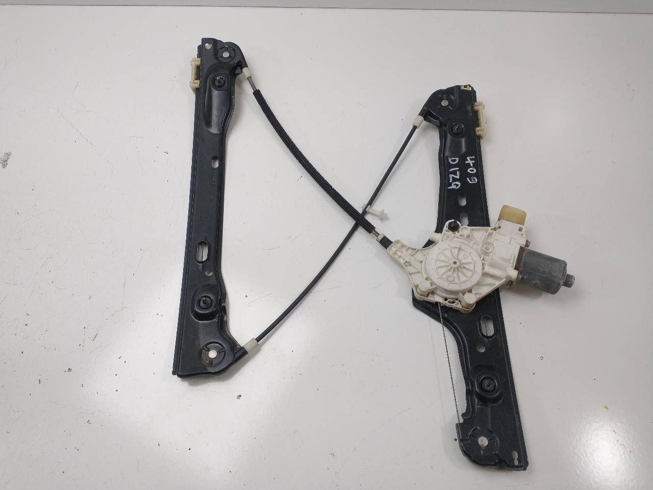 BMW 3 Series E90/E91/E92/E93 (2004-2013) Regulator de geam ușă stânga față 7060265S,7140587E 20001721