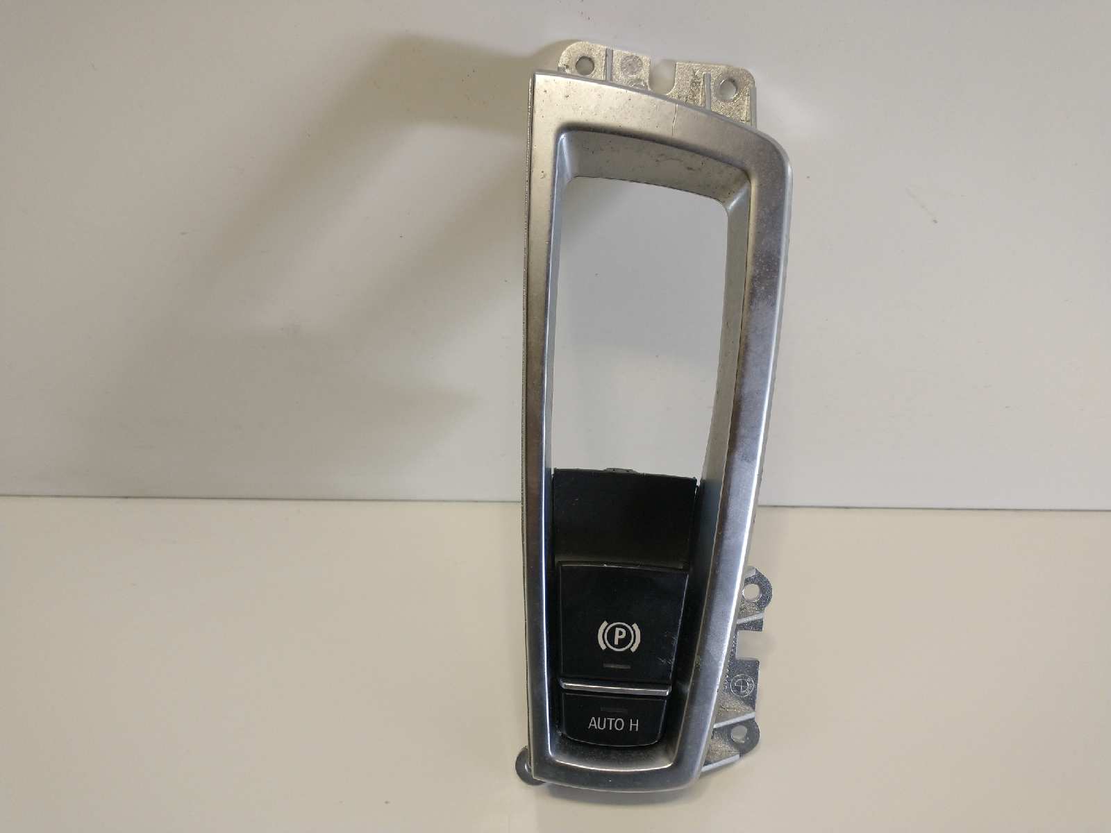 Freno de mano electrico 9159997 de Bmw Serie 5 2010-2011 - pieza usada