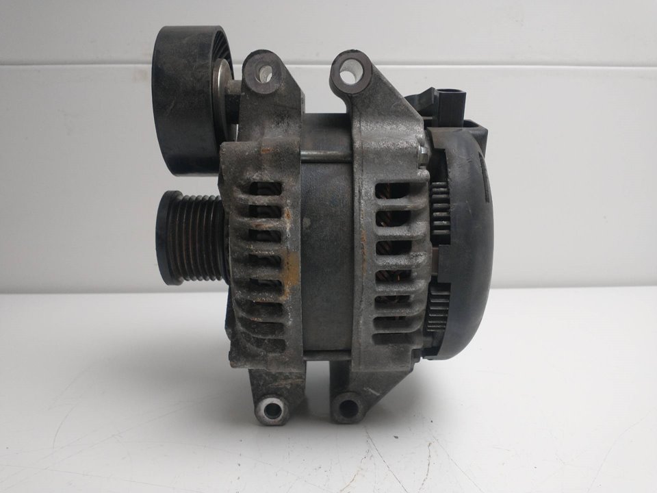 BMW 3 Series E90/E91/E92/E93 (2004-2013) Alternator 755046802, 1042106021 25951060