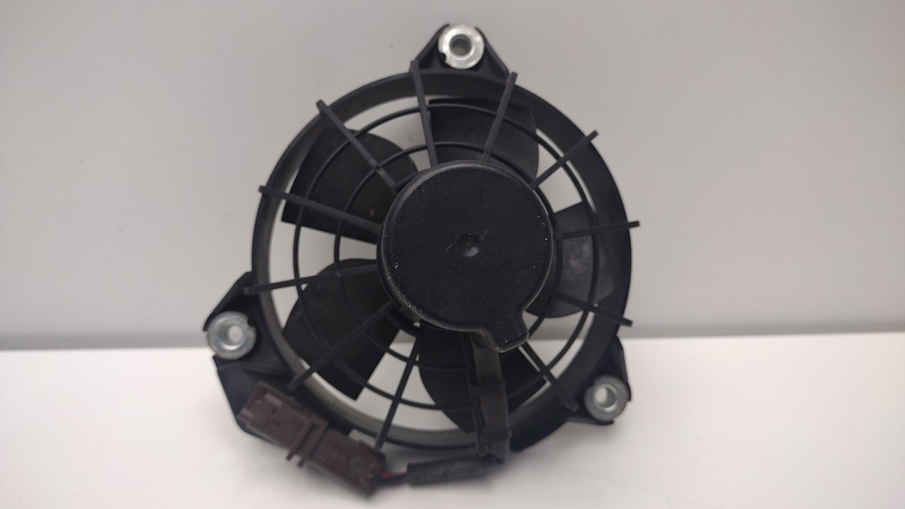 Electroventilador 8240708 de Smart Forfour 2014-2020 - pieza usada