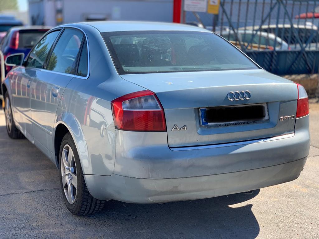 AUDI A4 B6/8E (2000-2005) Задній правий ремінь безпеки 8E5857805E 22863305