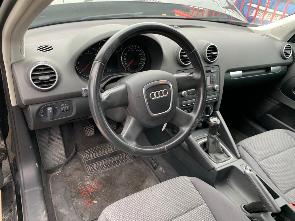 AUDI A2 8Z (1999-2005) Ремень безопасности задний правый 8P0857805 22872576