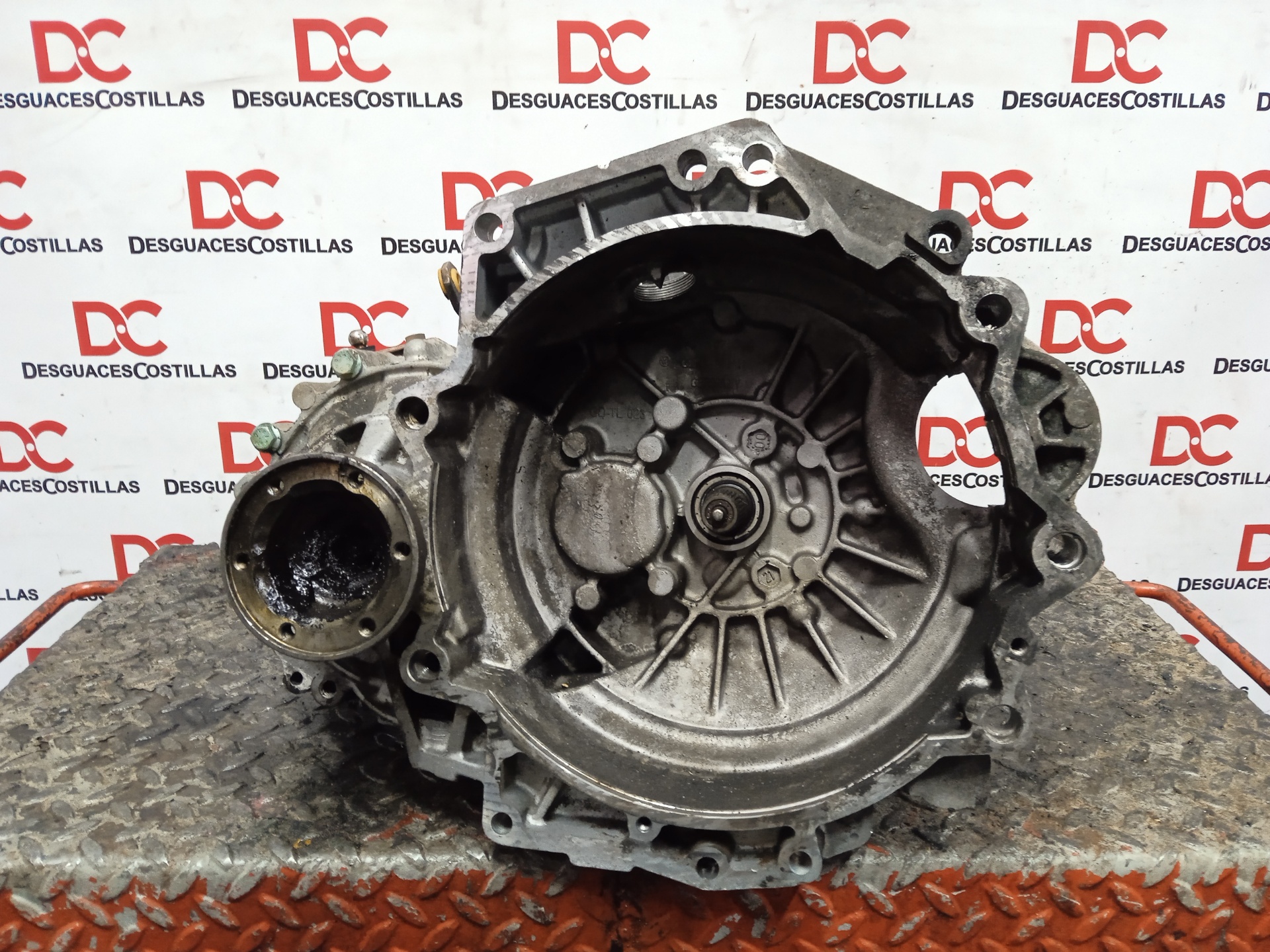 NISSAN Cordoba 1 generation (1993-2003) Gearbox EAY 20022038