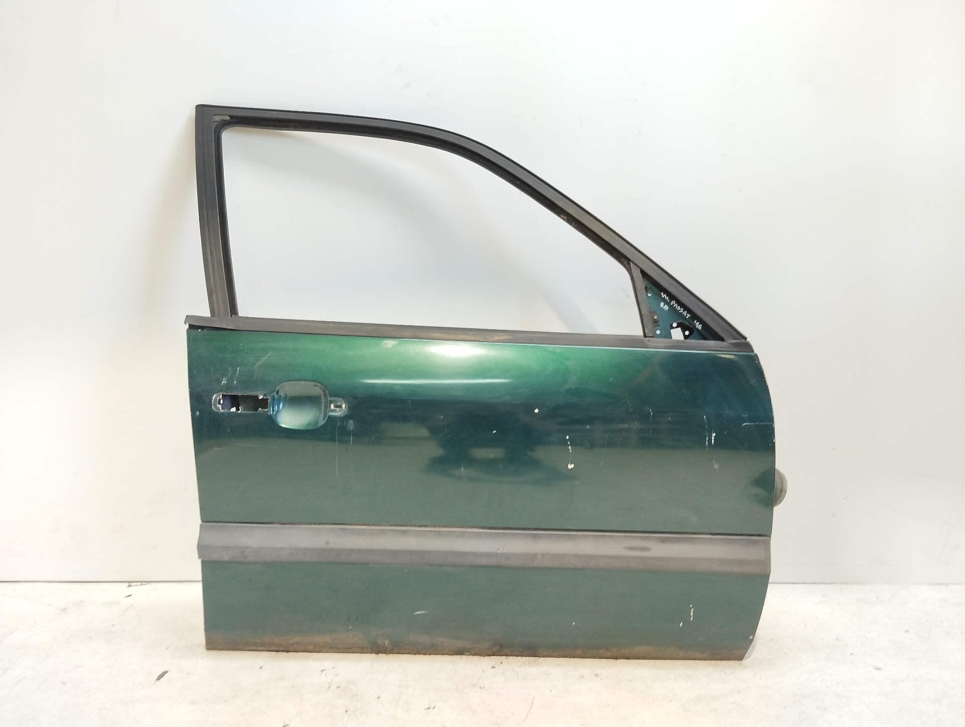 VOLKSWAGEN Polo 3 generation (1994-2002) Front Right Door 3B4831052BE 25799941