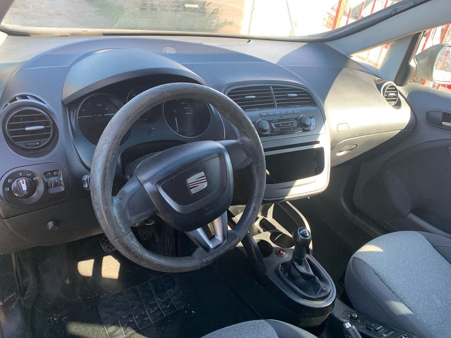 SEAT Toledo 3 generation (2004-2010) Oglindă ușă stânga față 21986661 22871940