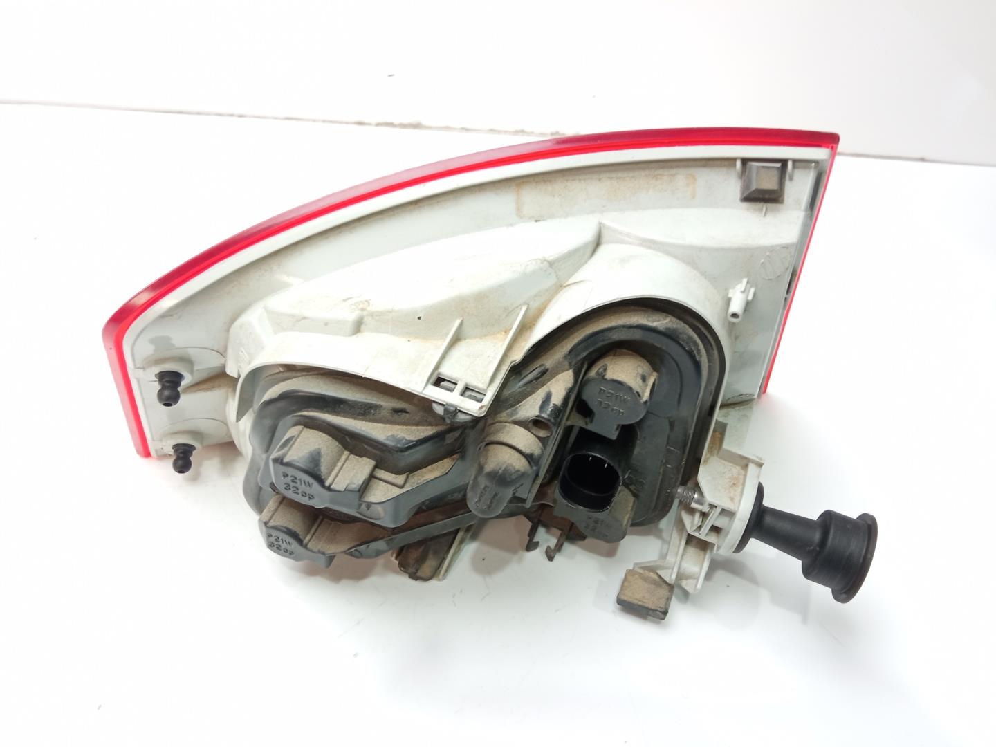 AUDI A4 B6/8E (2000-2005) Galinis dešinys žibintas 8E5945096 18479238