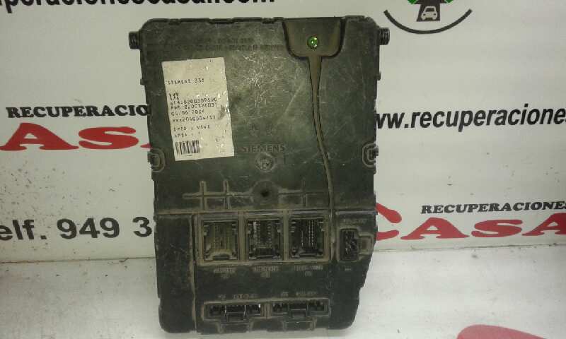 RENAULT Scenic 2 generation (2003-2010) Drošinātāju kārba 8200309690, 8200326031 18361995