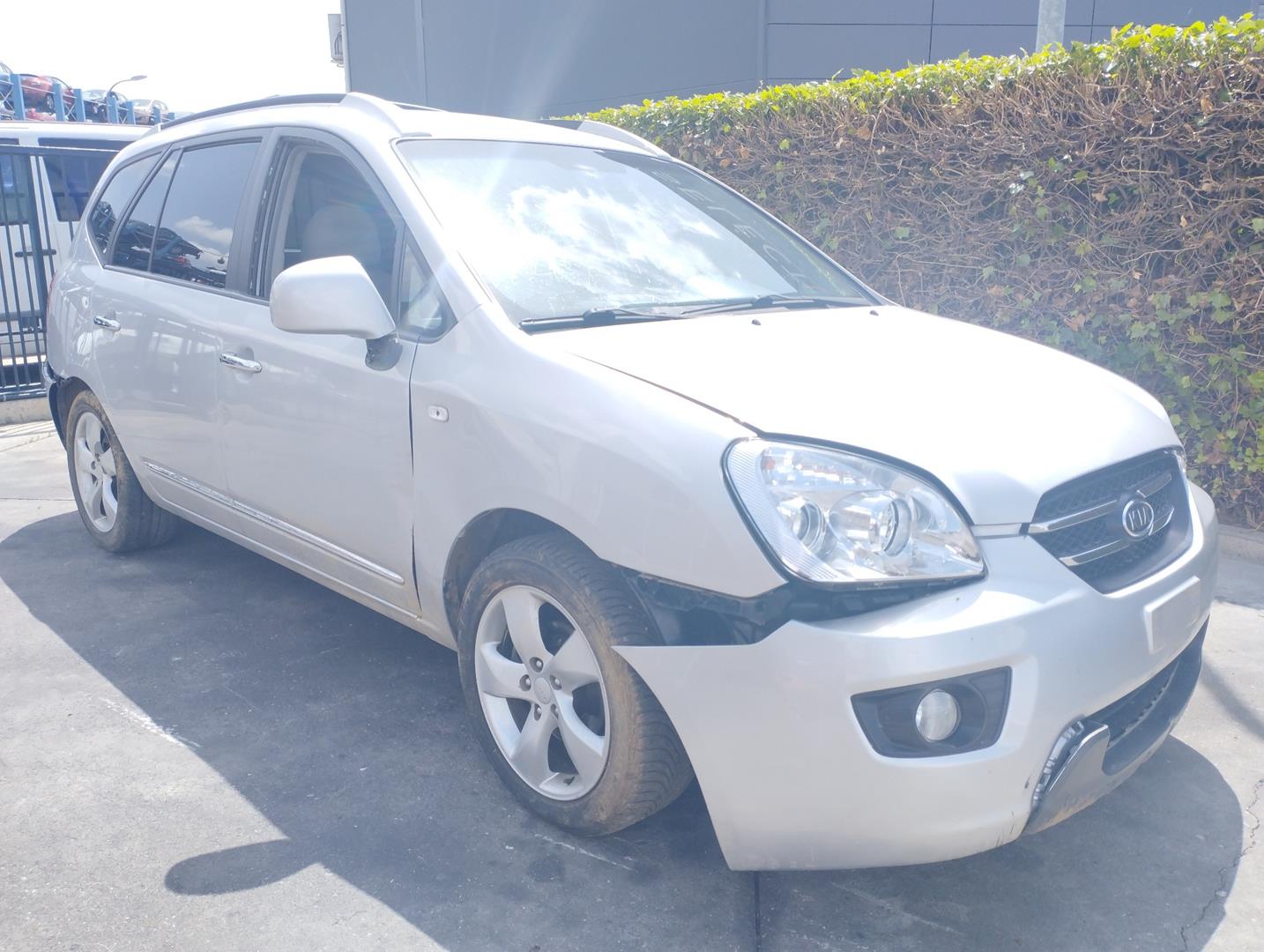 KIA Carens 2 generation (2002-2006) Правий передній протитуманний фар 922021D050 22705474