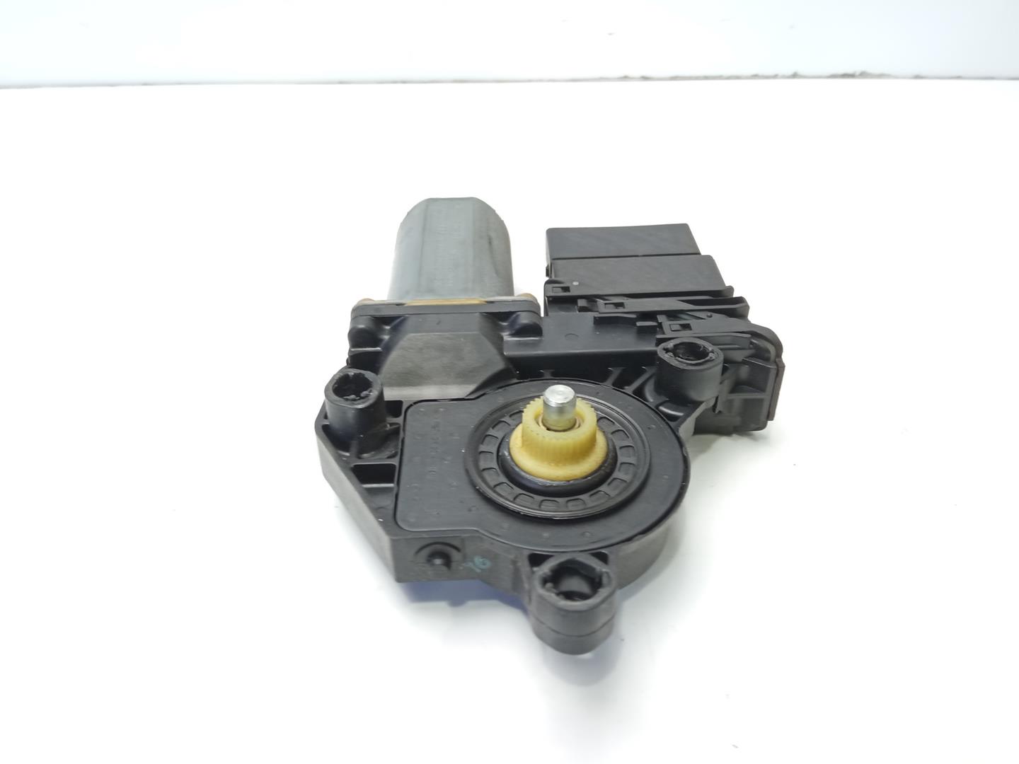 VOLKSWAGEN Bora 1 generation (1998-2005) Rear Left Door Window Control Motor 0130821767 18482549