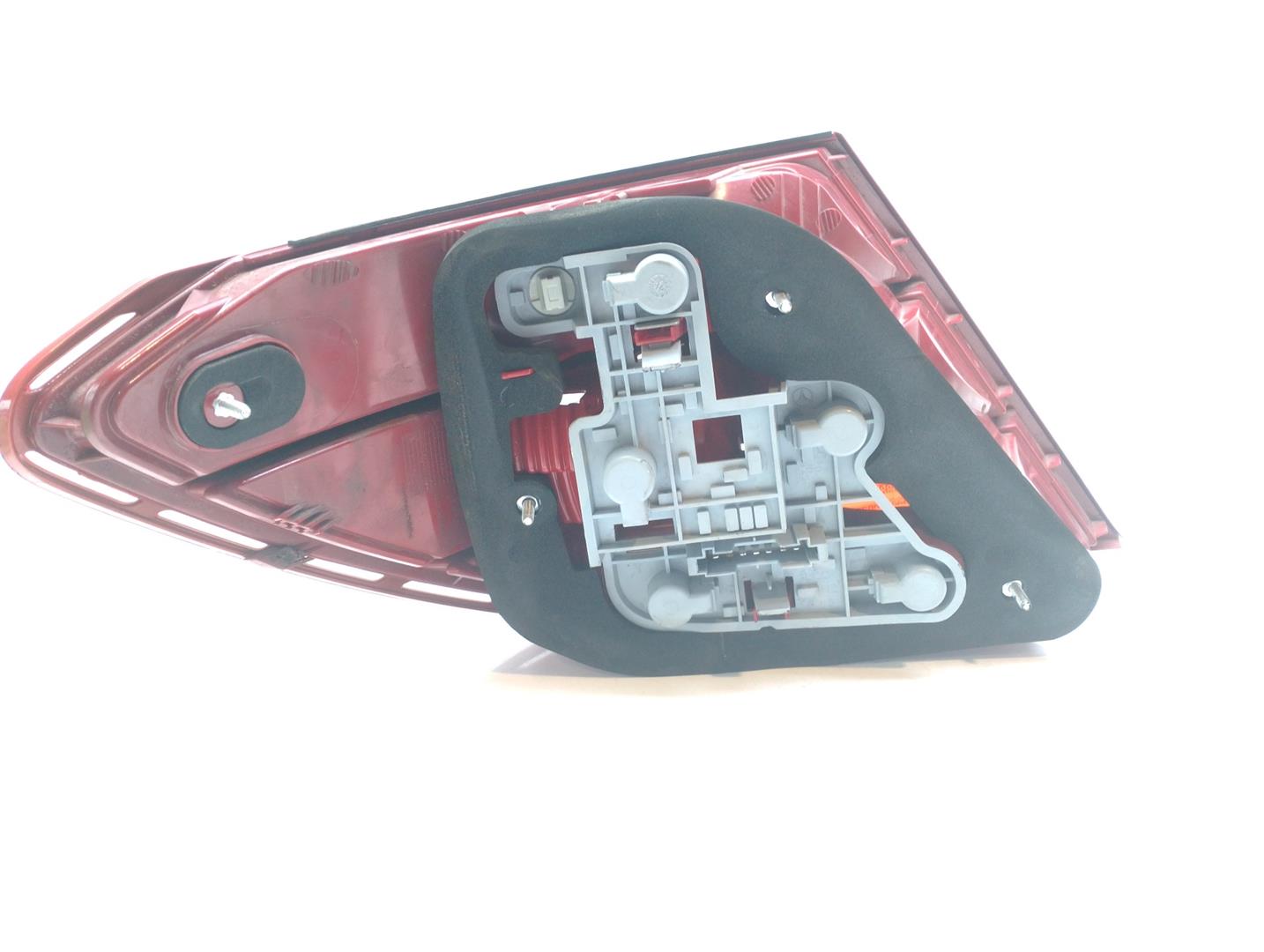 MERCEDES-BENZ C-Class W204/S204/C204 (2004-2015) Rear Right Taillight Lamp 2049068602R, 2049068602 22707610