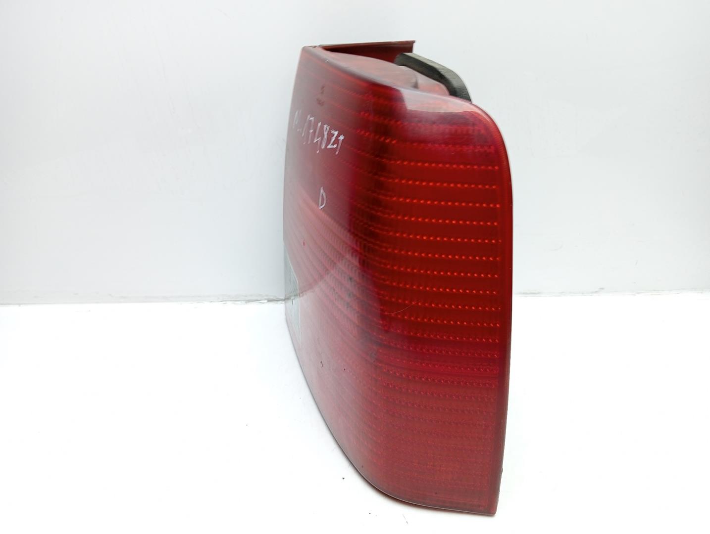 VOLKSWAGEN Passat B5 (1996-2005) Rear Right Taillight Lamp 3B5945096F 22499656