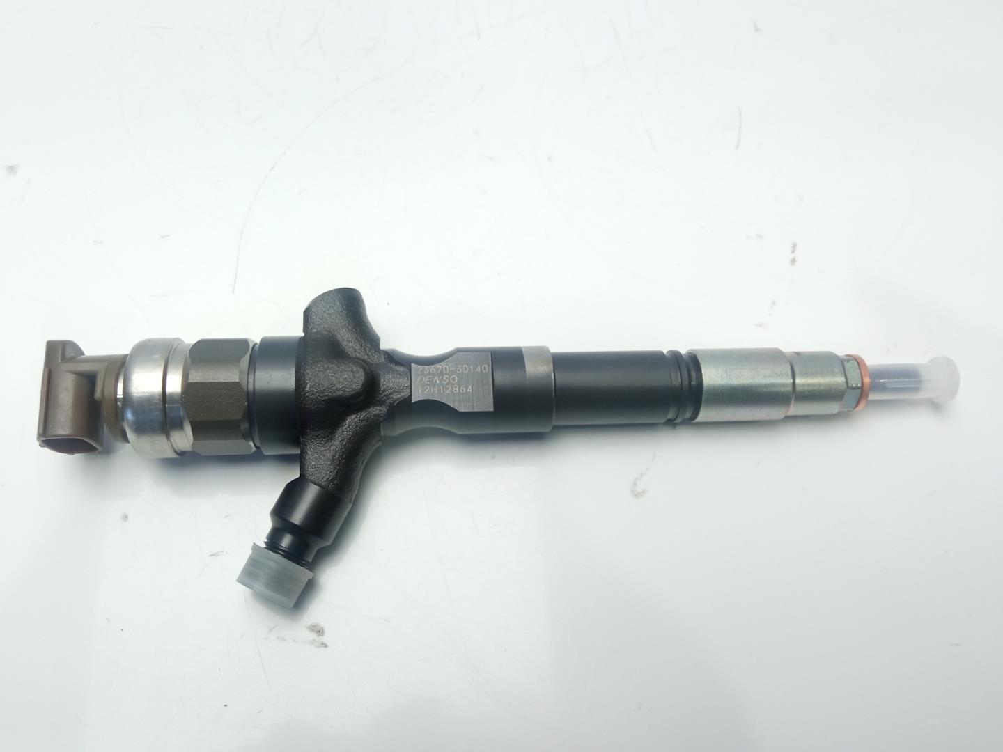 TOYOTA Land Cruiser 70 Series (1984-2024) Fuel Injector 2367039185,2367030140 22704132