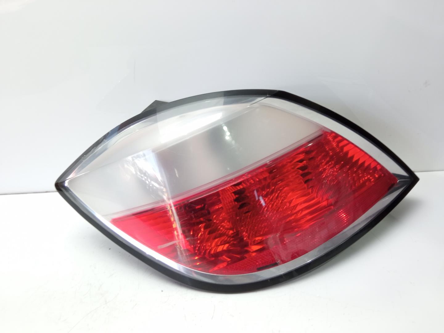 OPEL Astra J (2009-2020) Фонарь задний левый 93190304 18481776