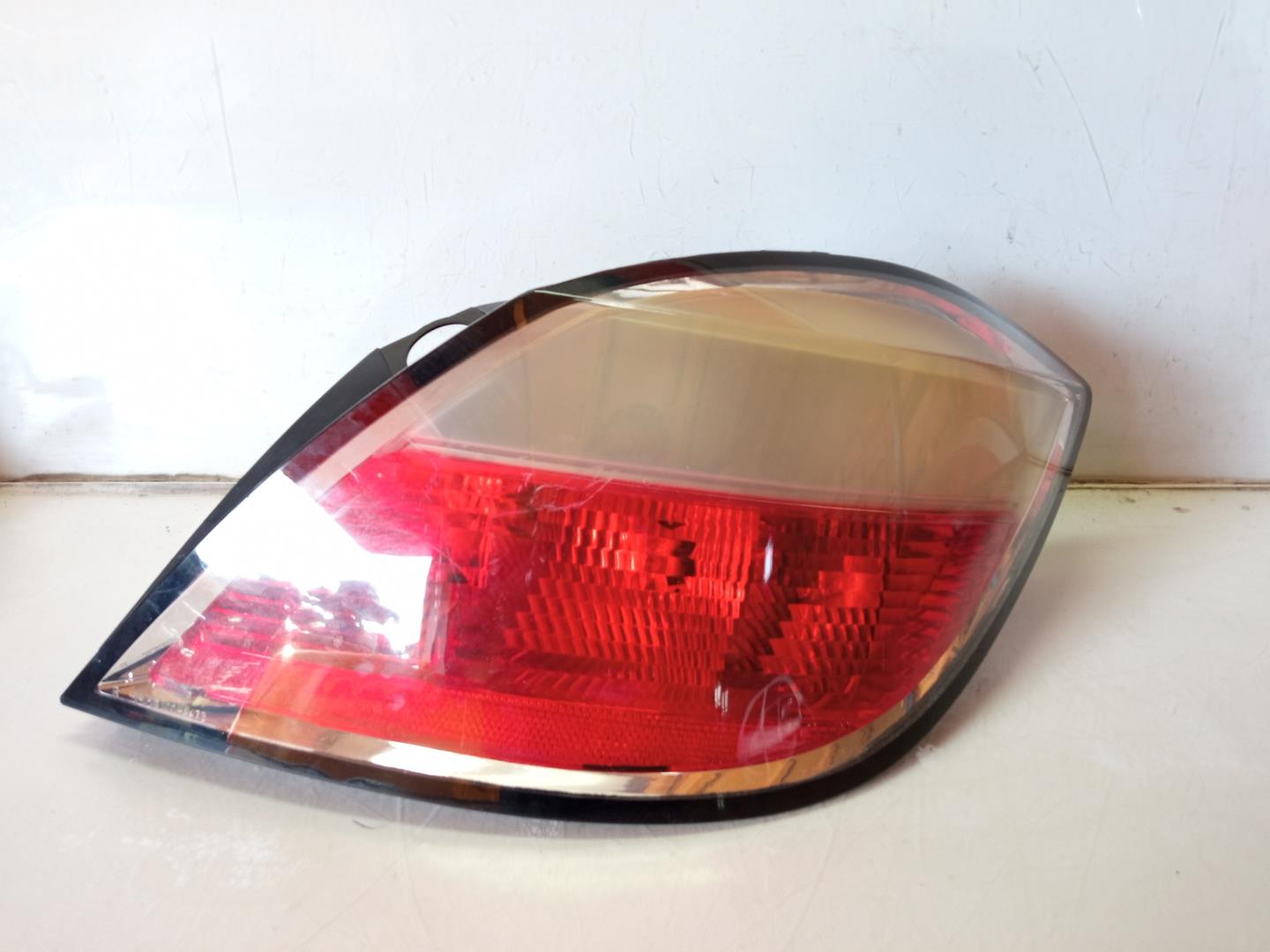 OPEL Astra J (2009-2020) Rear Right Taillight Lamp 93190305 18444834