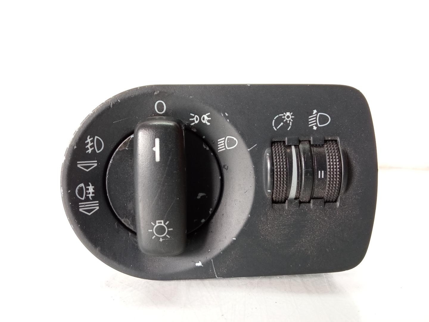 AUDI A2 8Z (1999-2005) Headlight Switch Control Unit 8P1941531Q, 8P0919094 18443176