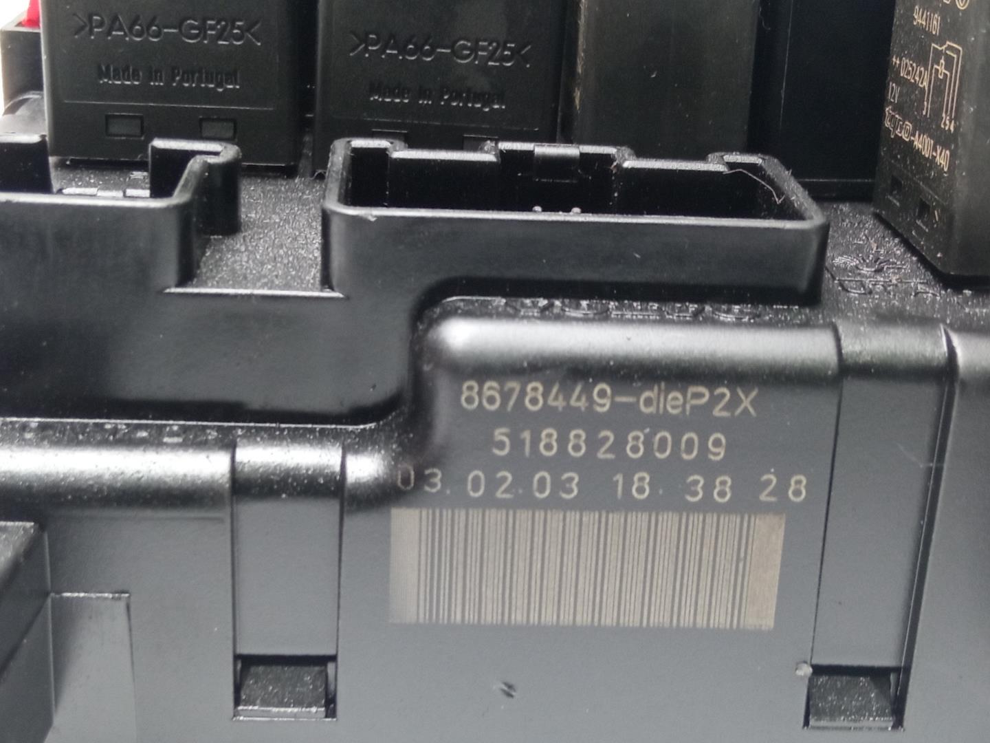 VOLVO S60 1 generation (2000-2009) Fuse Box 518828009,8678449 18475890