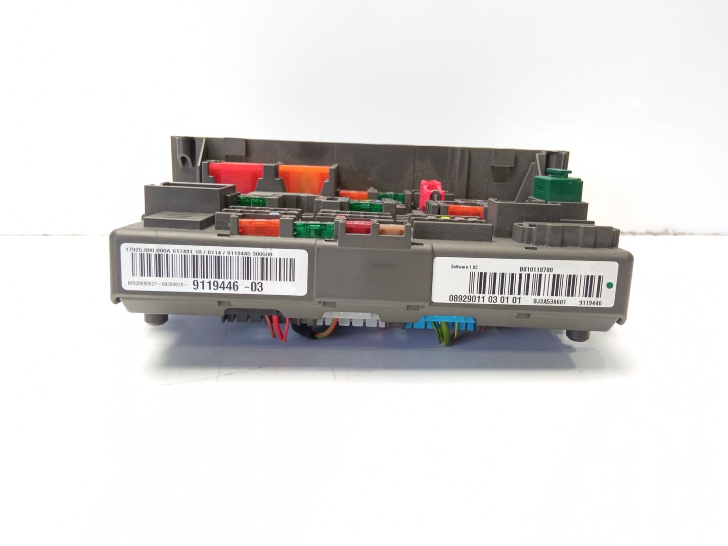 BMW 3 Series E90/E91/E92/E93 (2004-2013) Fuse Box 911944603 18477520