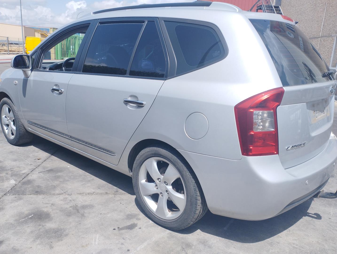 KIA Carens 2 generation (2002-2006) Правий передній протитуманний фар 922021D050 22705474