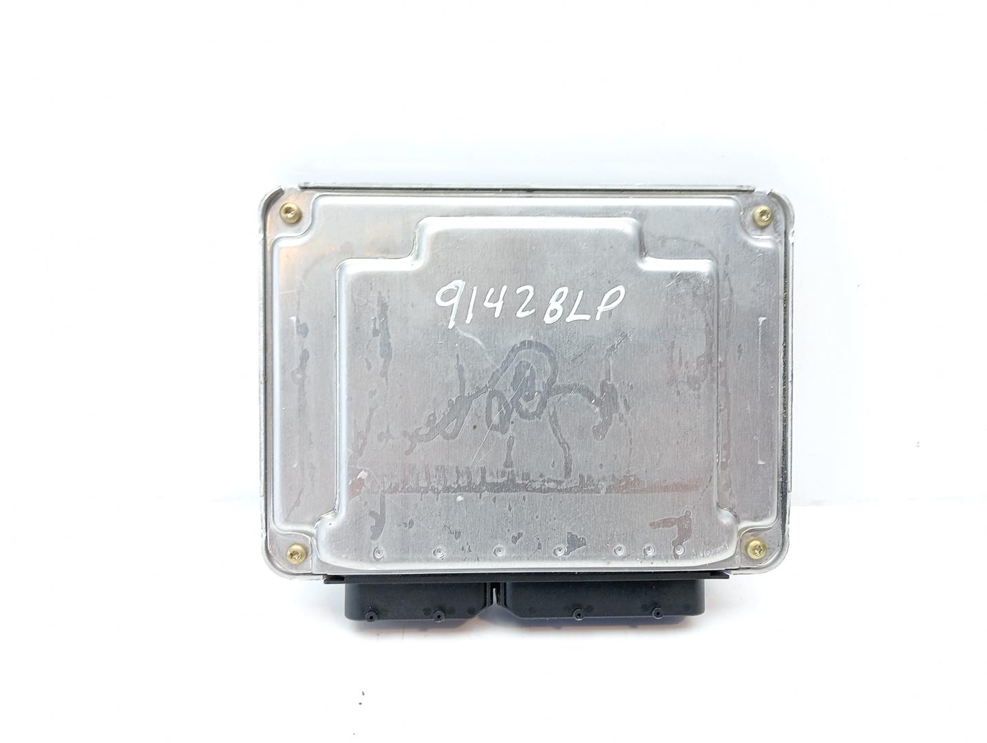 AUDI A4 B6/8E (2000-2005) Moottorin ohjausyksikkö ECU 038906019FP,0281010729 22706866