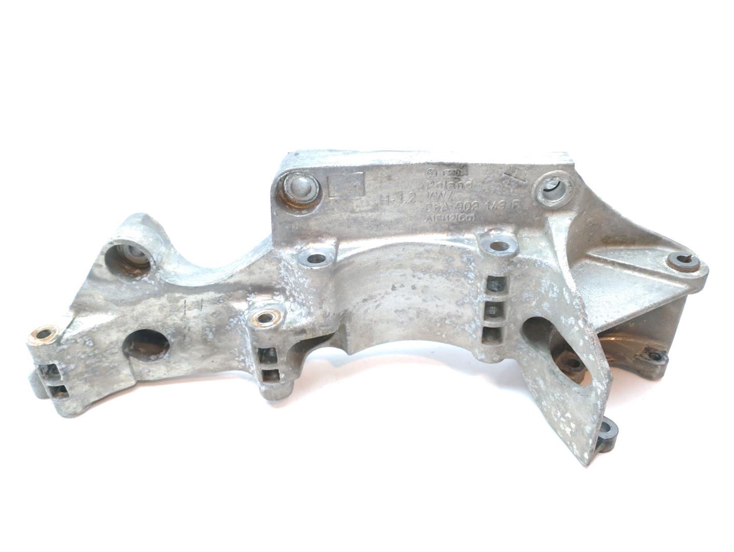 AUDI A3 8L (1996-2003) Alternator bracket 06A903143P 22705470