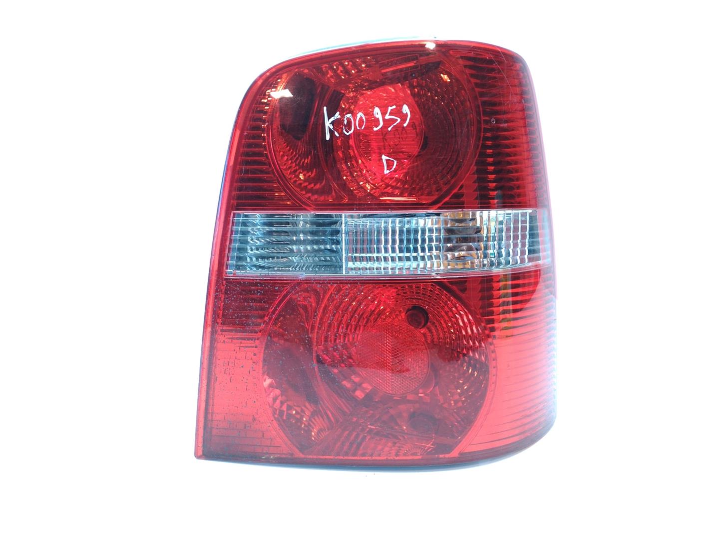 VOLKSWAGEN Touran 1 generation (2003-2015) Rear Right Taillight Lamp 1T0945096G 18468528
