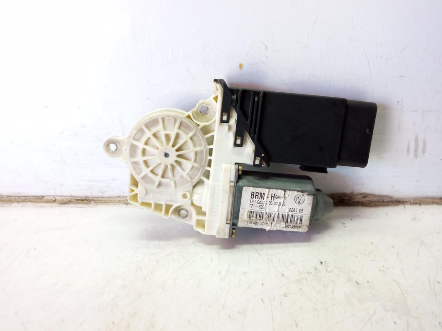 SEAT Toledo 2 generation (1999-2006) Front Left Door Window Regulator Motor 1J0959801F 18440831