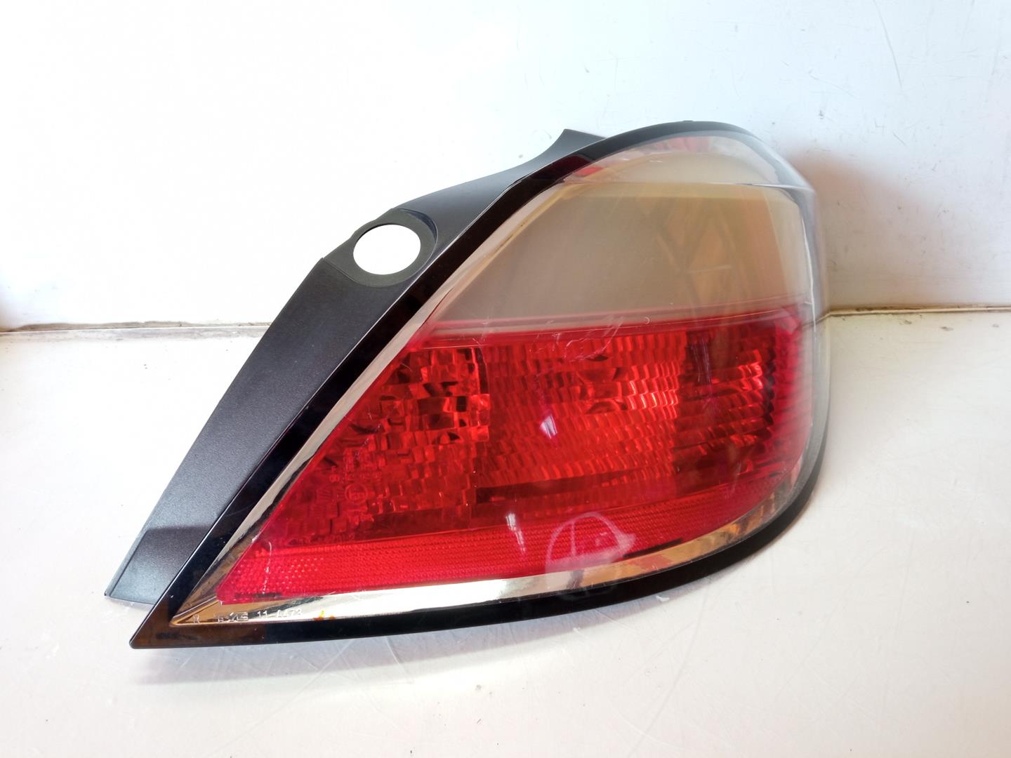 OPEL Astra J (2009-2020) Rear Right Taillight Lamp 93190305 18444834