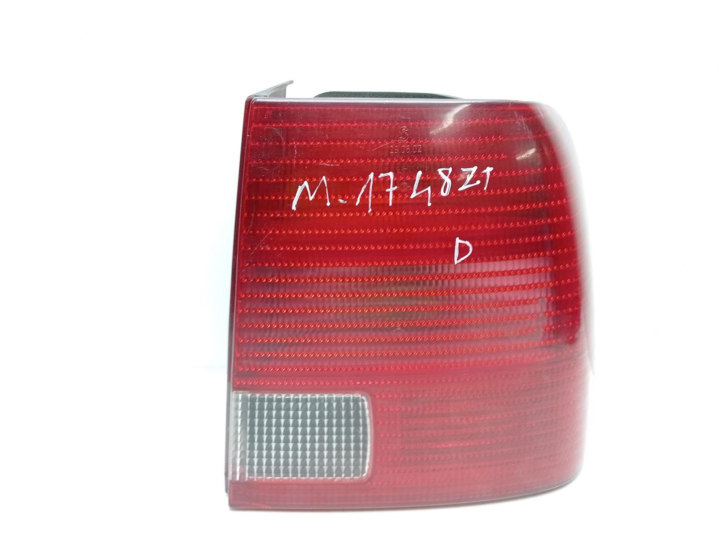 VOLKSWAGEN Passat B5 (1996-2005) Rear Right Taillight Lamp 3B5945096F 22499656