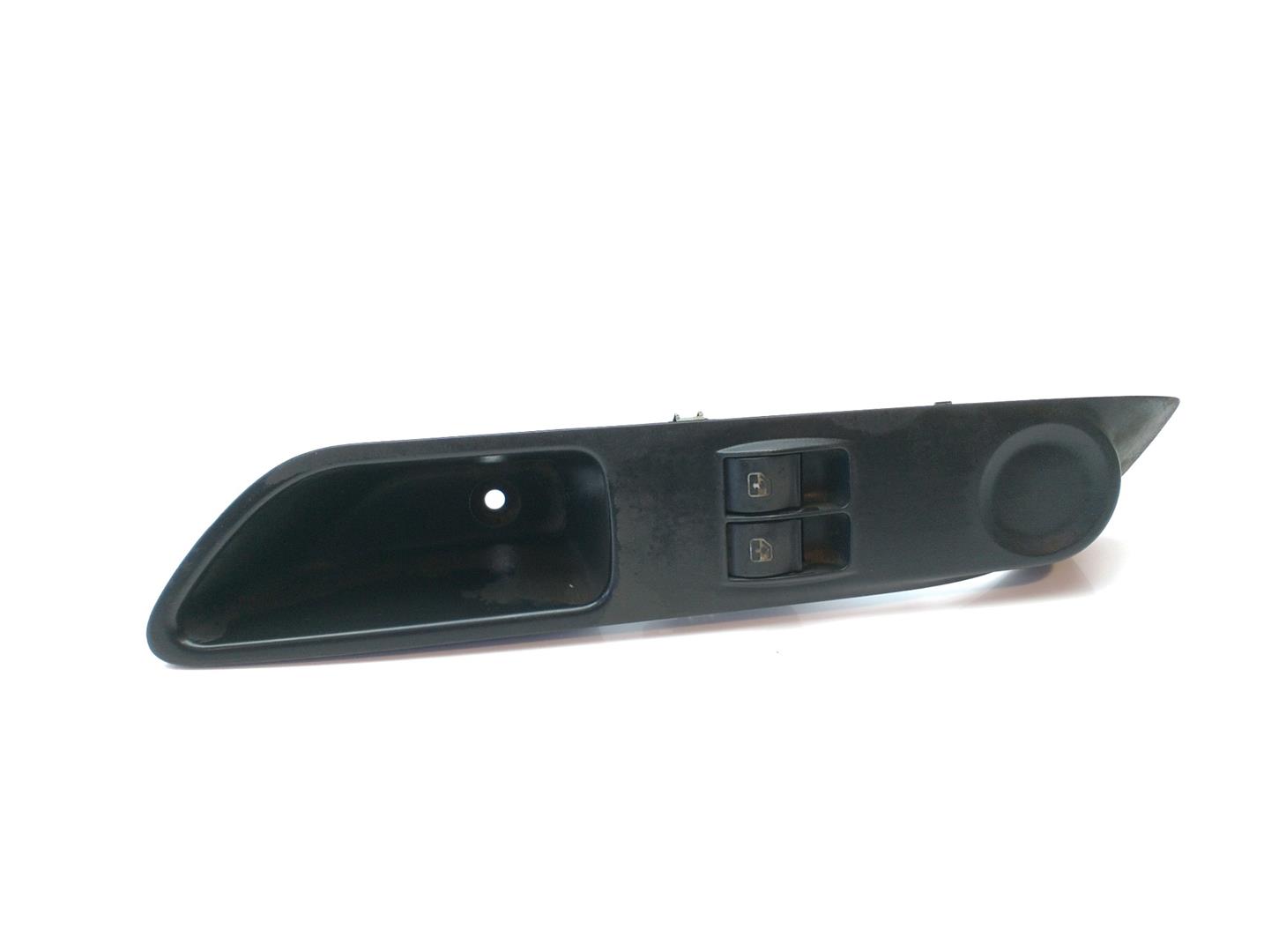 IVECO Daily 6 generation (2014-2019) Кнопка стеклоподъемника передней левой двери 5801511729 24006297