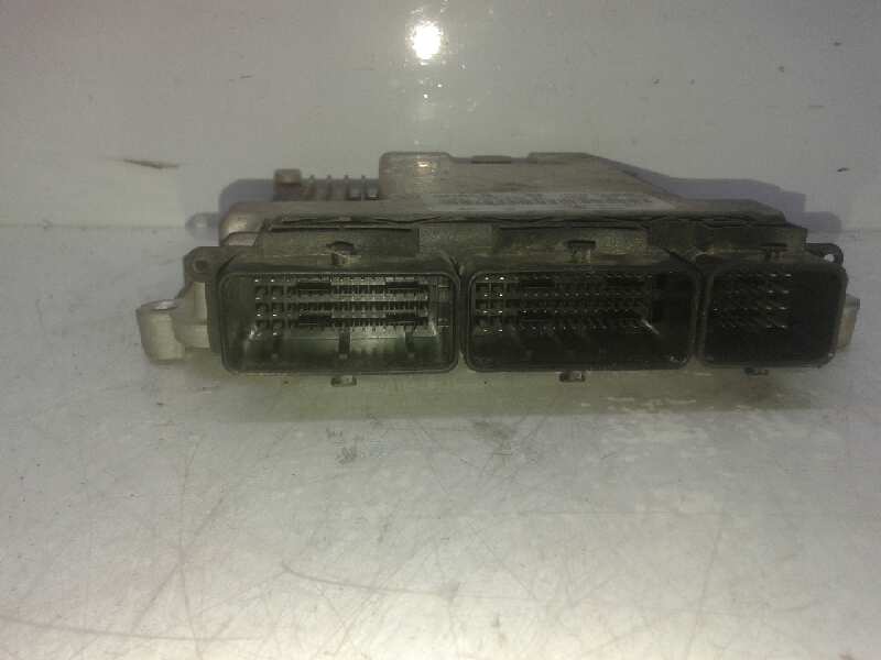 DACIA Moottorin ohjausyksikkö ECU 0281030439,237102213R 25350086