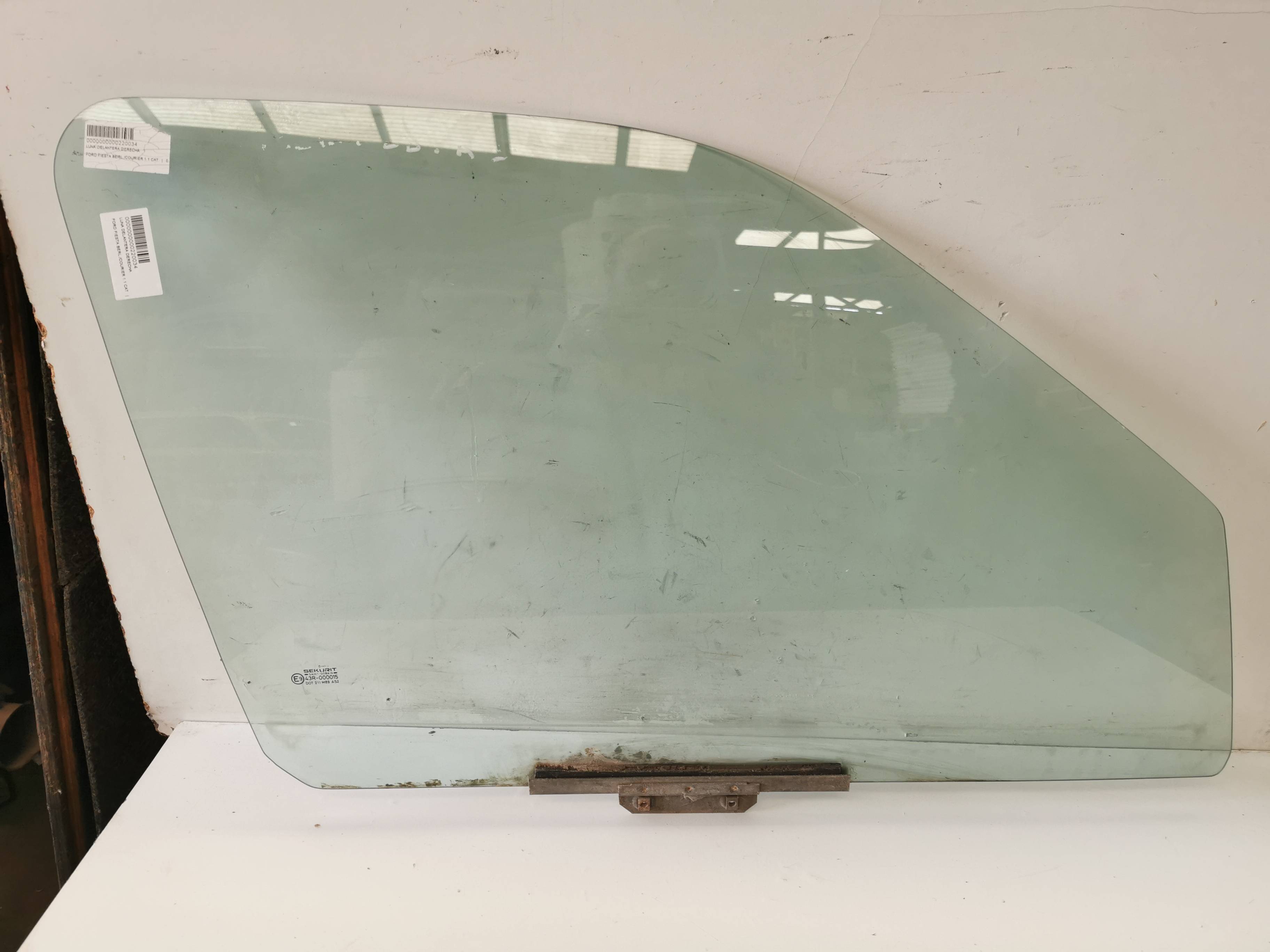 FORD Front Right Door Window 43R000015 22036662