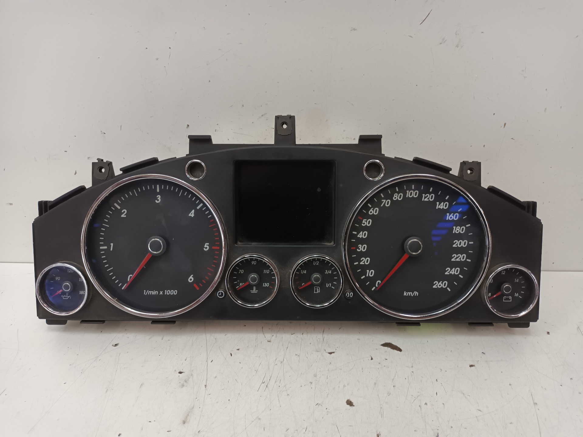 VOLKSWAGEN Touareg 1 generation (2002-2010) Speedometer 7L6920881A 24836811