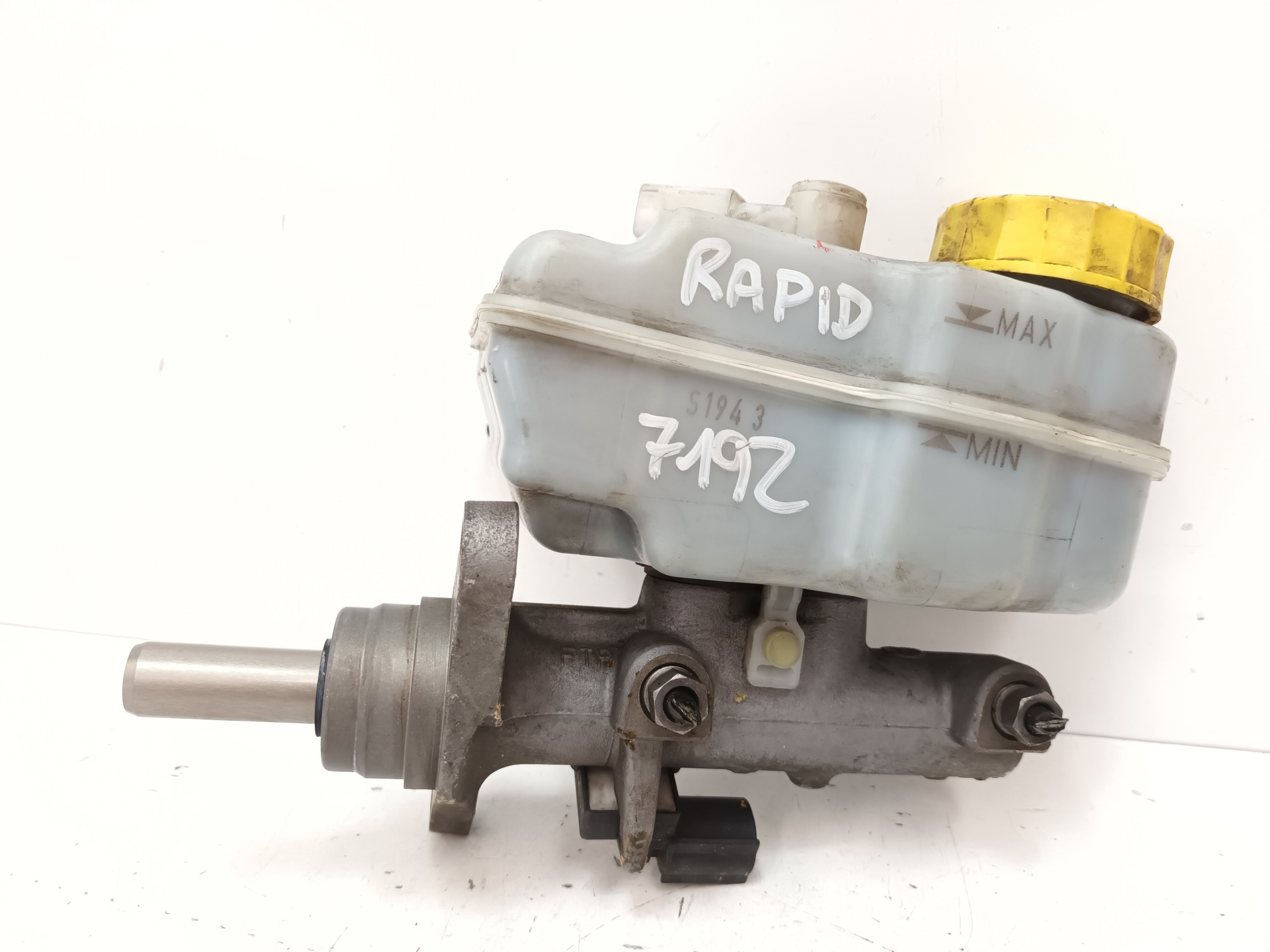 SKODA Rapid 2 generation (1985-2023) Brake Cylinder 6R0611301A, 1K0945459C 22003528
