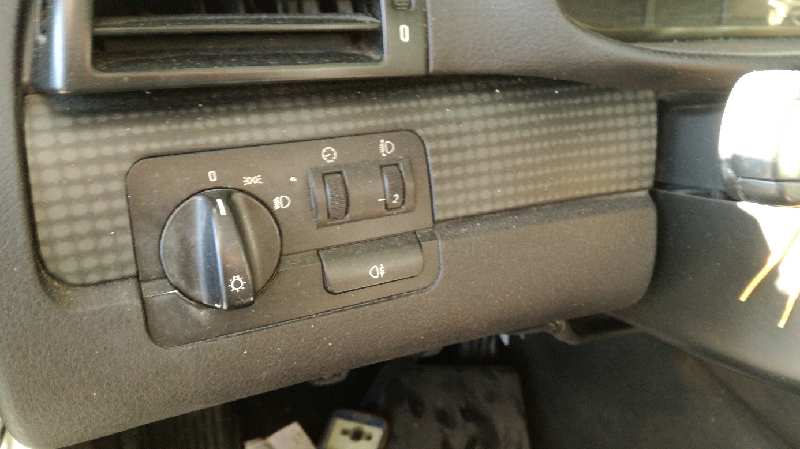 BMW 3 Series E46 (1997-2006) Steering Wheel 613169033973002 22041099