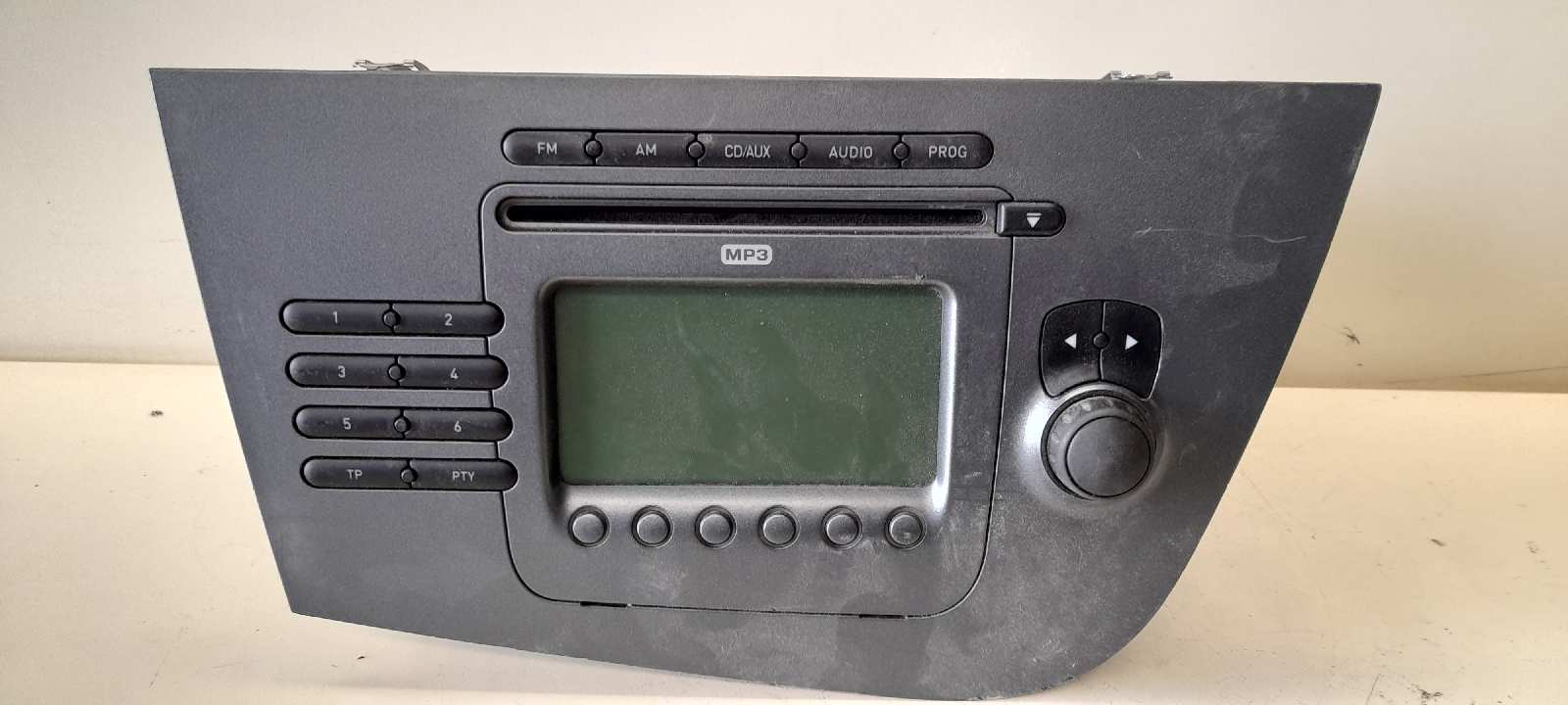 SEAT Leon 2 generation (2005-2012) Music Player Without GPS W01P035186B, SEZ1Z3G3232998 24095566
