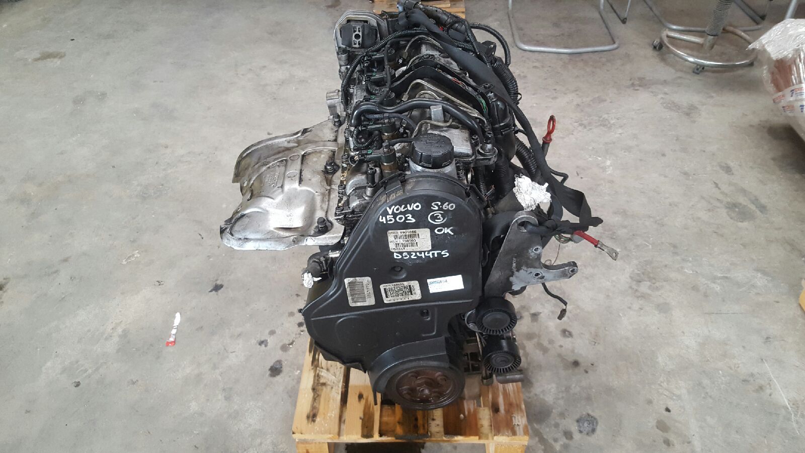 VOLVO S60 1 generation (2000-2009) Engine D5244T5 22017316