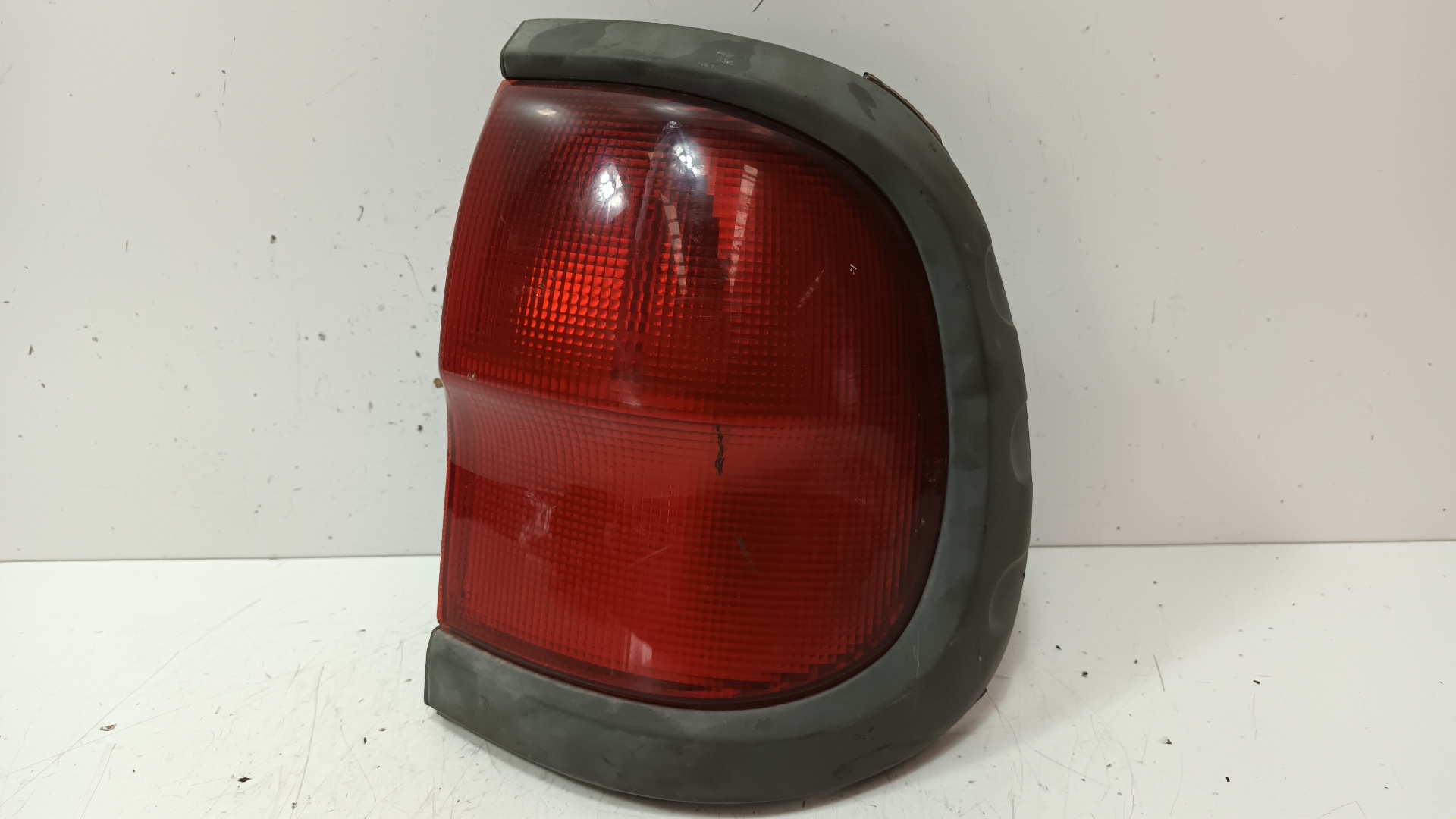 VOLVO Rear Right Taillight Lamp 268500X000 24535146
