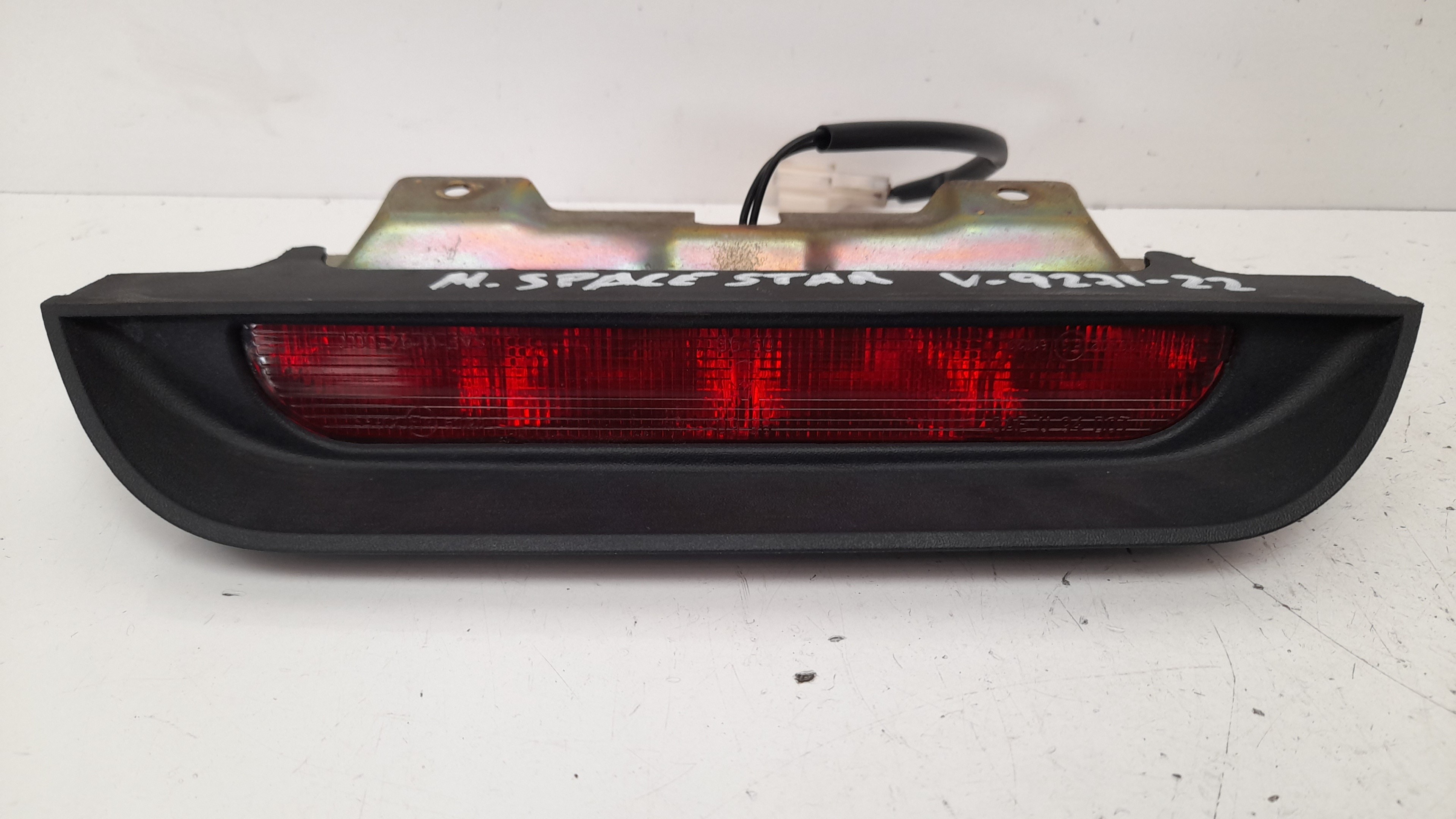MITSUBISHI Space Star 1 generation (1998-2005) Rear cover light 0996400 22041605