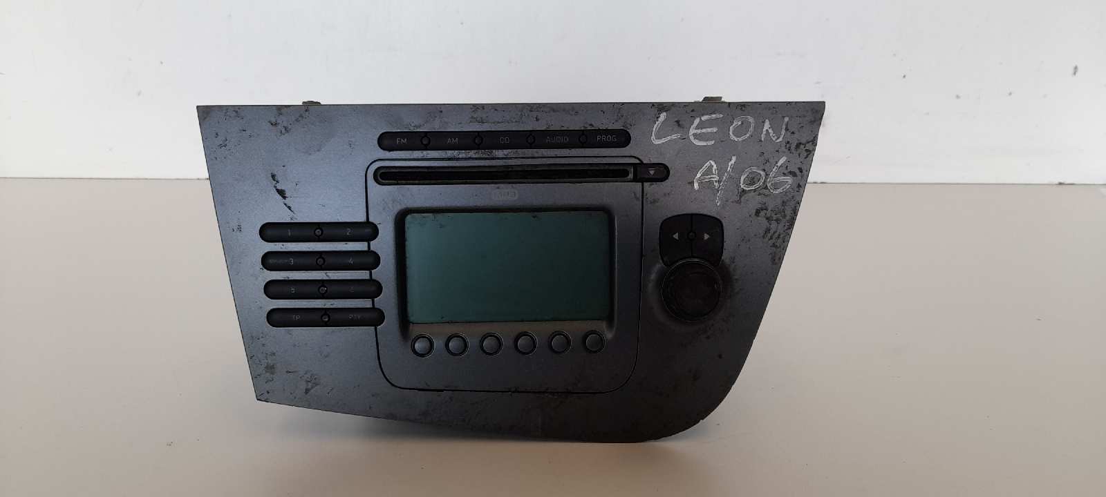SEAT Leon 2 generation (2005-2012) Music Player Without GPS W01P1035186 24093012