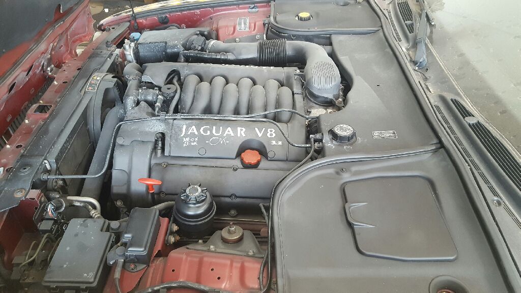 JAGUAR XJ 2 generation (XJ40) (1986-2003) Variklio karteris 1X4E6675BE 24115837