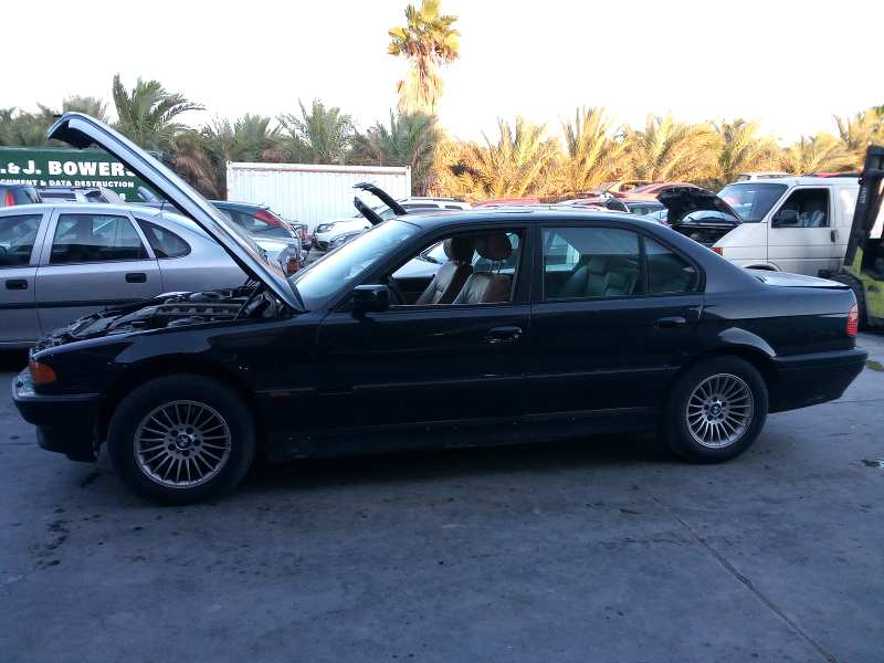 BMW 7 Series E38 (1994-2001) Front Left Wheel Hub 31211142085 22005668