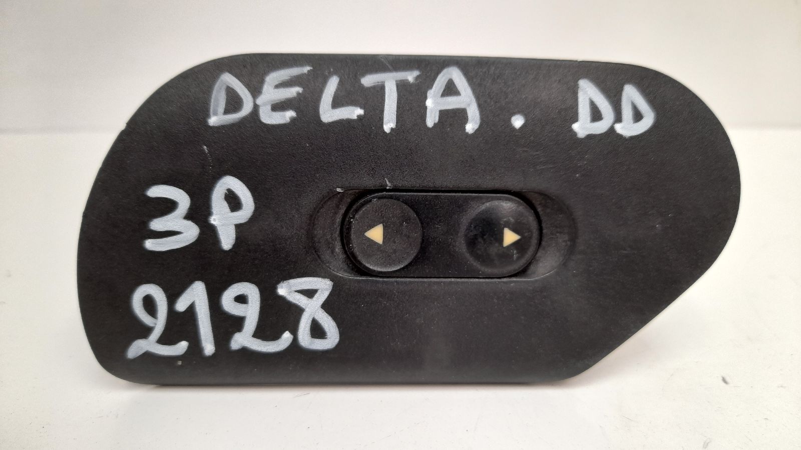 LANCIA Delta 2 generation (1993-1999) Front Right Door Window Switch 0713081080 24030672