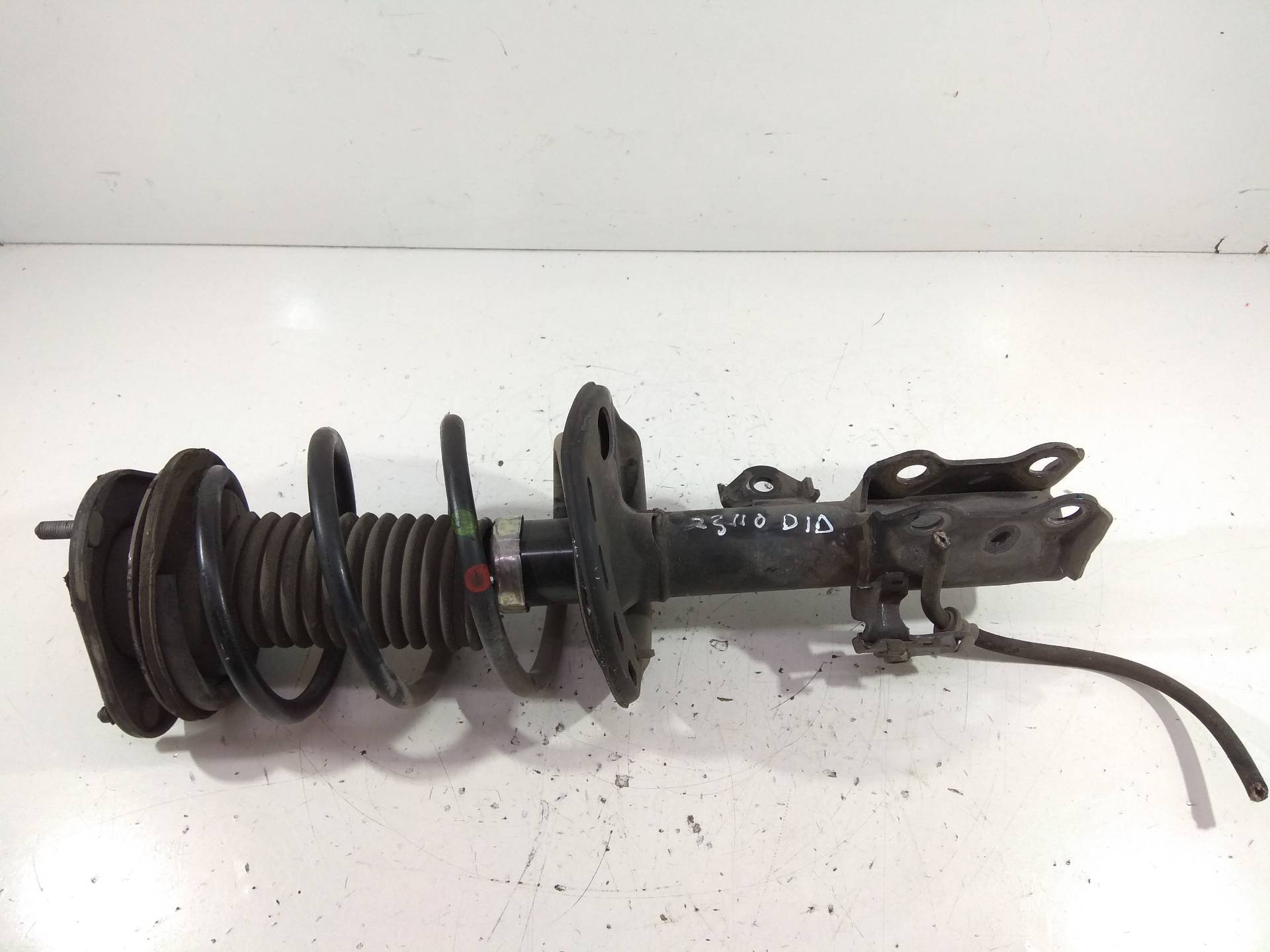 TOYOTA Auris 1 generation (2006-2012) Front Right Shock Absorber 24406315