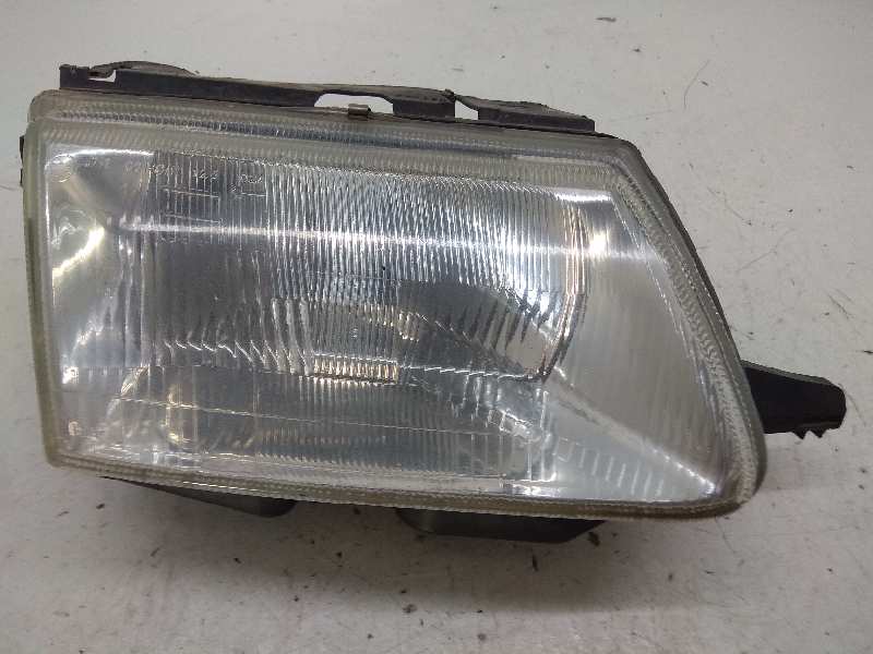 CITROËN Saxo 2 generation (1996-2004) Front Right Headlight FASEI 18930253