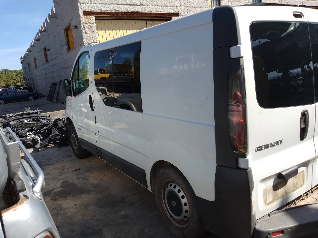 RENAULT Trafic 2 generation (2001-2015) Priekšējais labais lukturis 8200701356 25712375