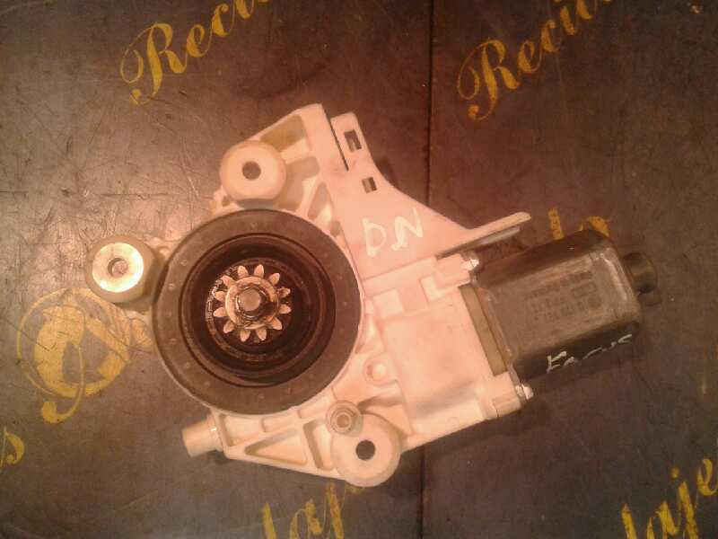 FORD Focus 2 generation (2004-2011) Motor de control geam ușă dreapta față 0130822216 18907402