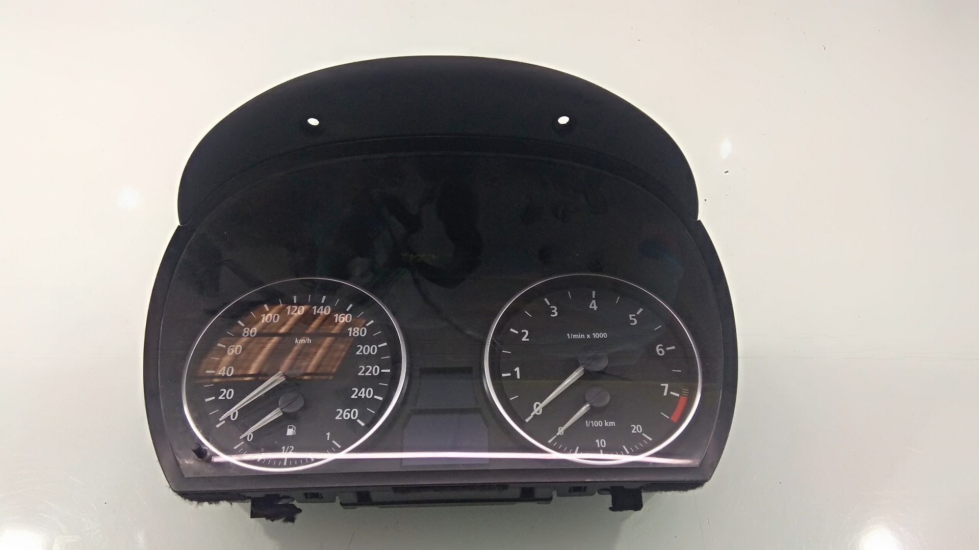 BMW 3 Series E90/E91/E92/E93 (2004-2013) Speedometer 911021103, SIEMENSVDO 24418407