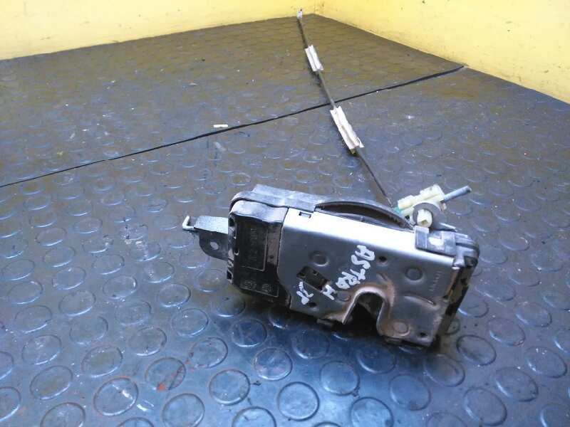 OPEL Astra J (2009-2020) Front Right Door Lock 13210749 22305462