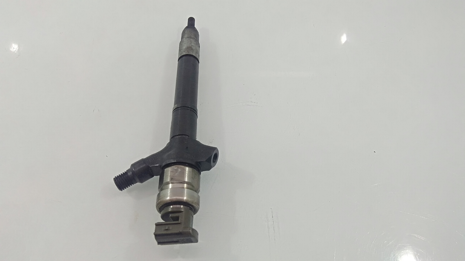 TOYOTA Avensis 2 generation (2002-2009) Fuel Injector 236700R010, DENSO, 04H05013 24418475